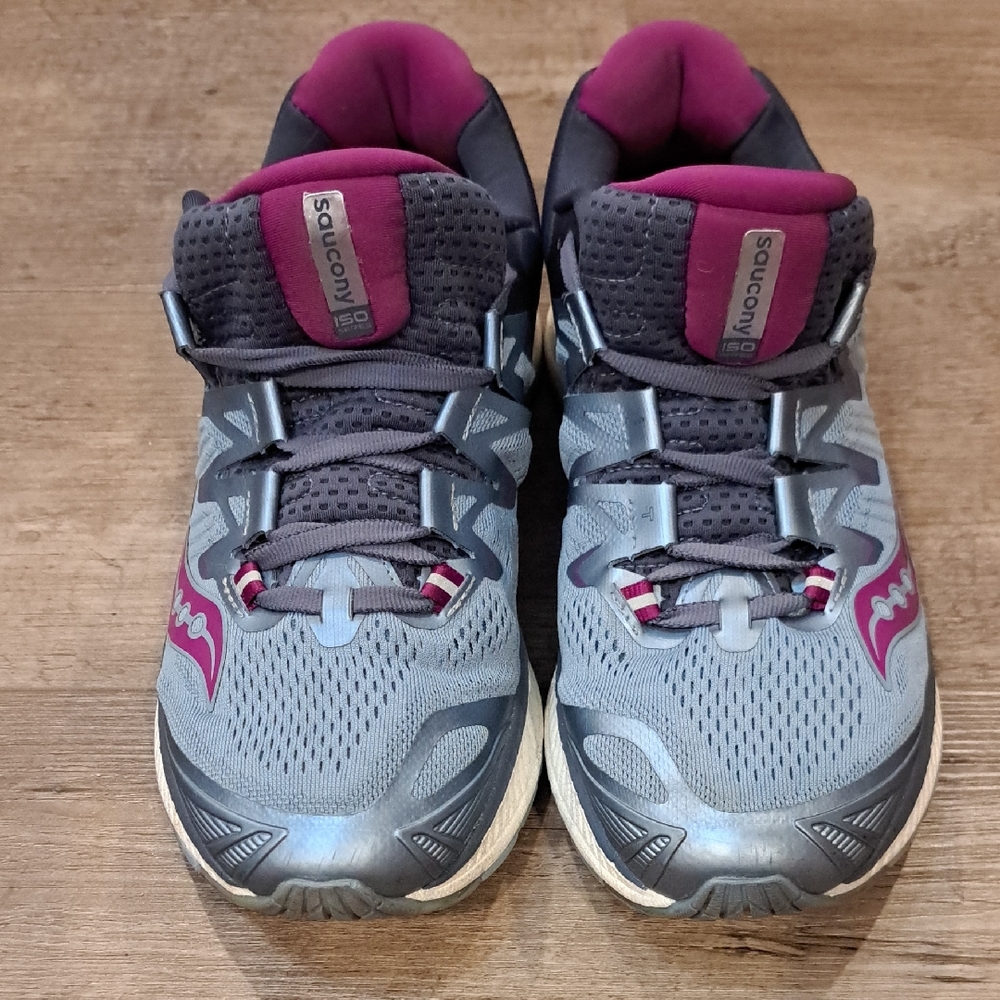 Saucony Women's Everun Gray and Pink Athletic Shoes